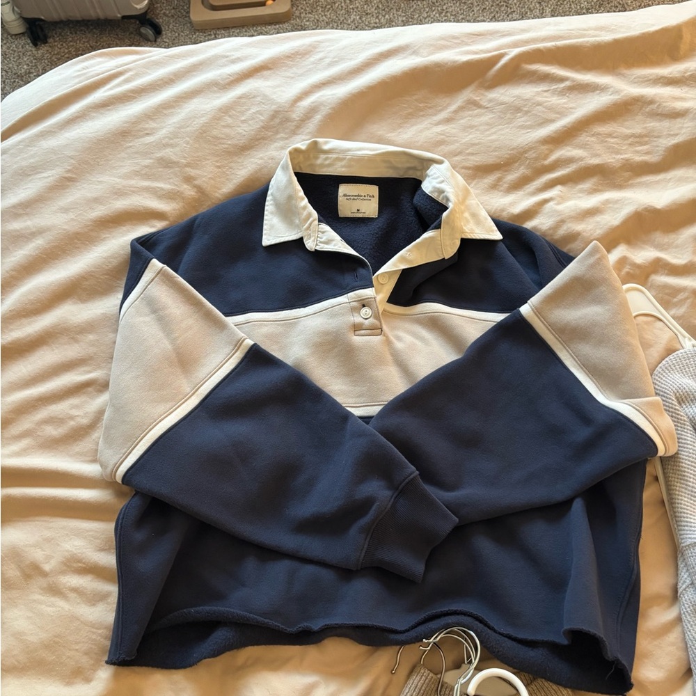 Abercrombie Essential Collared Rugby Polo Crew - Picture 2 of 5